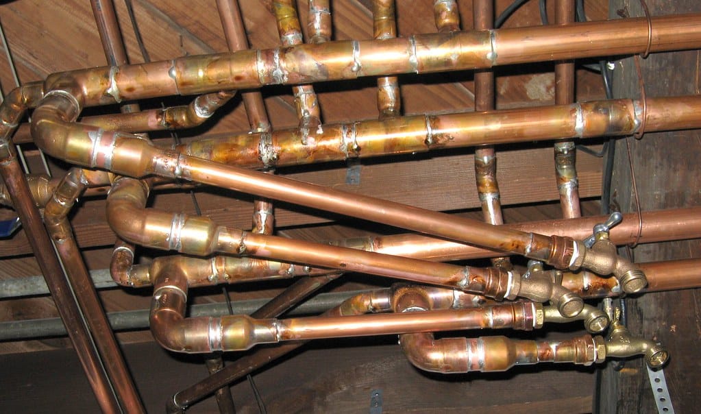 how to prevent pipes from freezing in crawl space