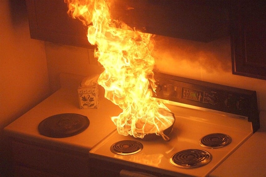 What causes a grease fire